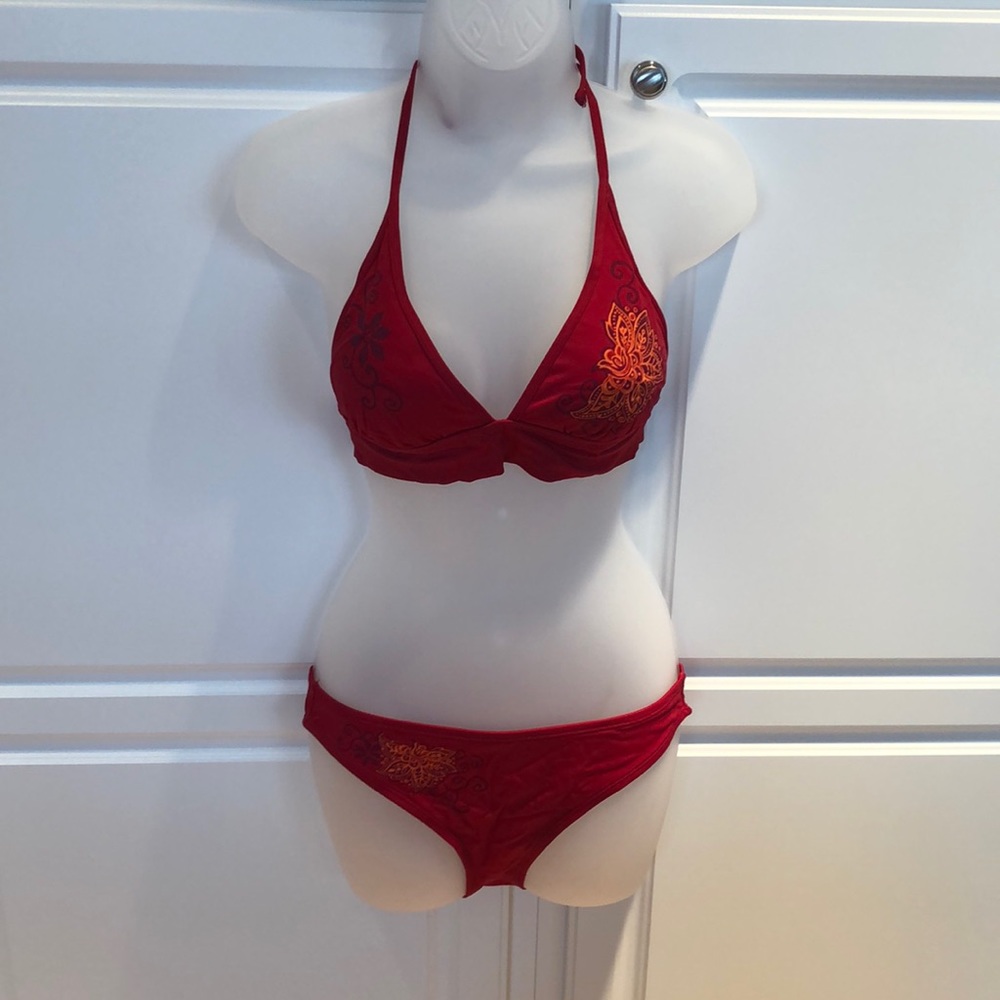 EUC Victoria Secret triangle top bikini. Size S.